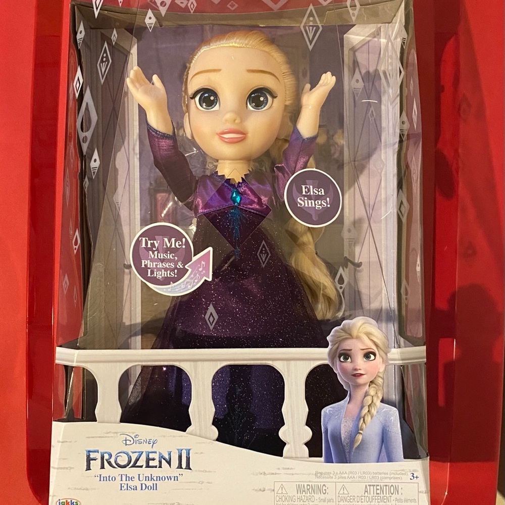 Frozen 2 Singing Elsa